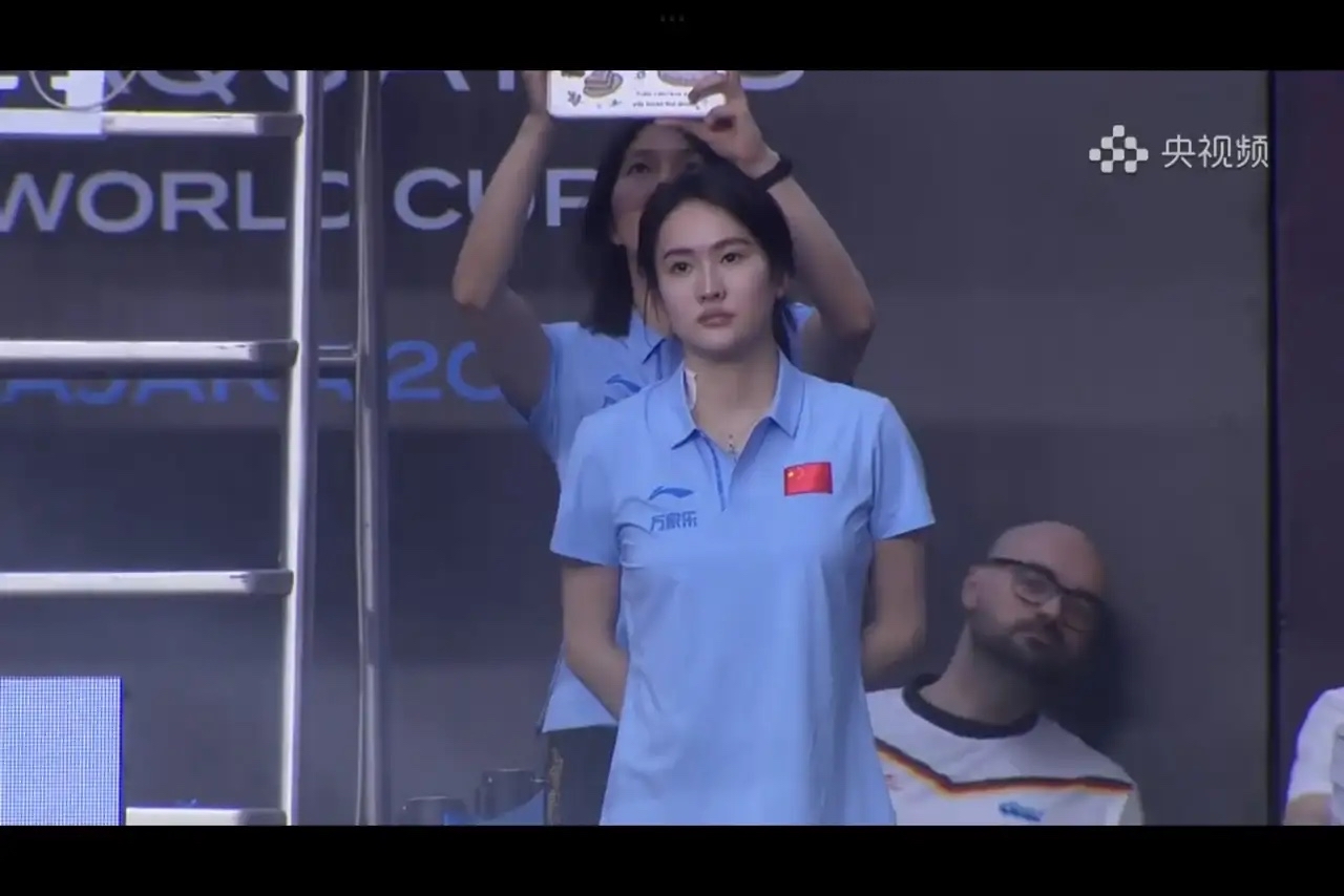 开云体育-Ning迎来七赛季出色发挥，巴塞罗那观众热烈欢呼！-开云体育