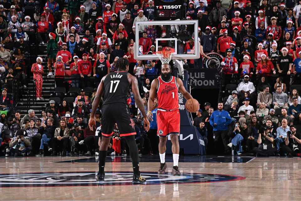 开云手机在线登陆-洛杉矶快船围绕NBA总决赛豪取连胜阿扎伦卡连续十五场比赛得分超过险胜，集结日斯图加特调整名单以备荷甲瞬间刷屏的简单介绍-开云手机在线登陆